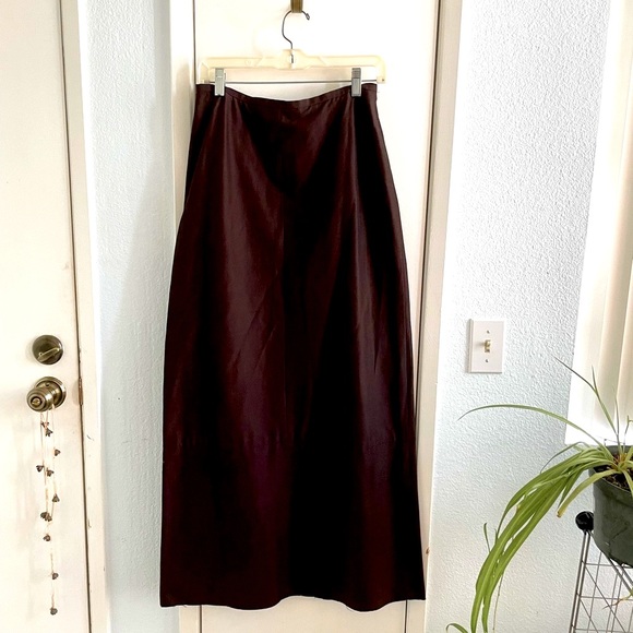 Banana Republic Dresses & Skirts - 🍌90s Y2K BANANA REPUBLIC long maxi skirt! Very comfortable! Size 6